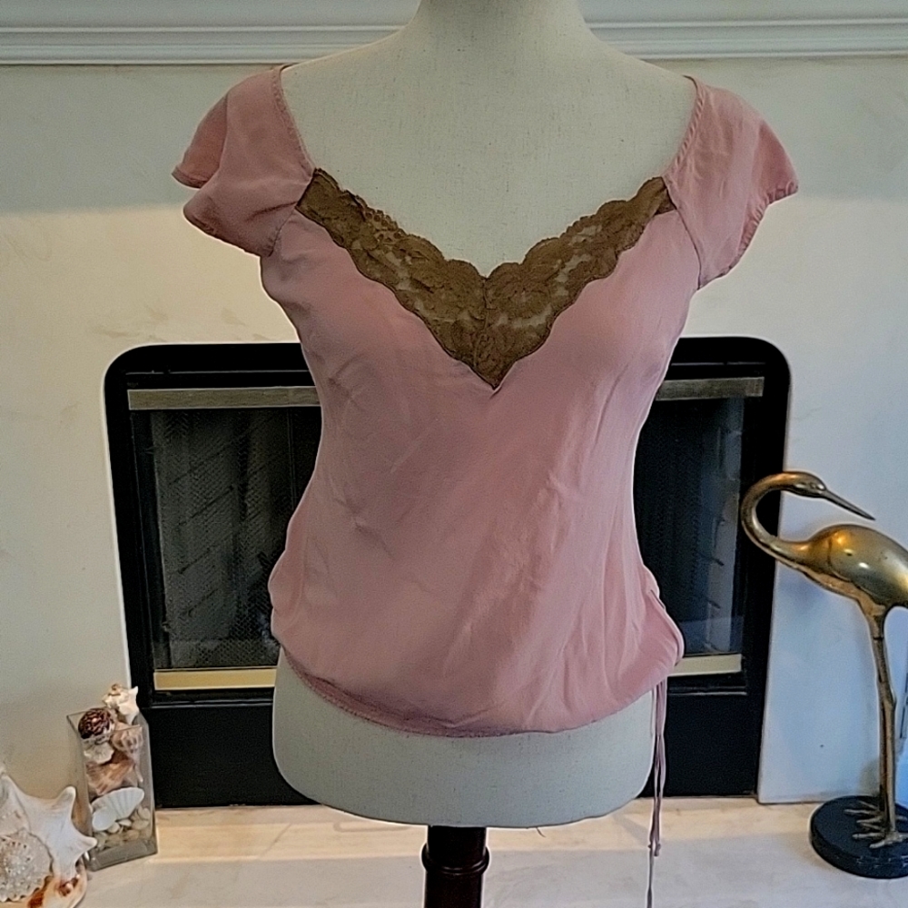 Size 6 BCBG 100% Silk Blouse